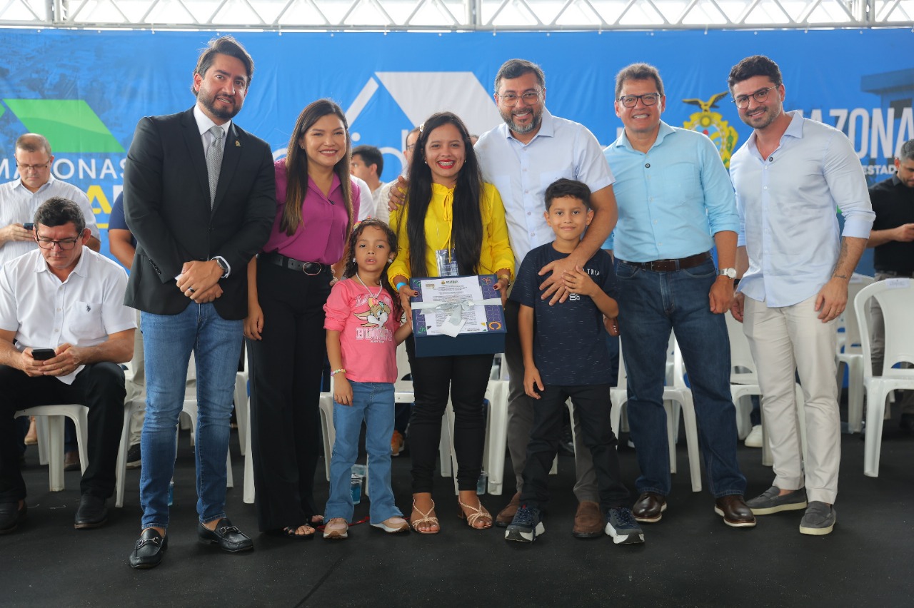 Wilson Lima entrega novo residencial